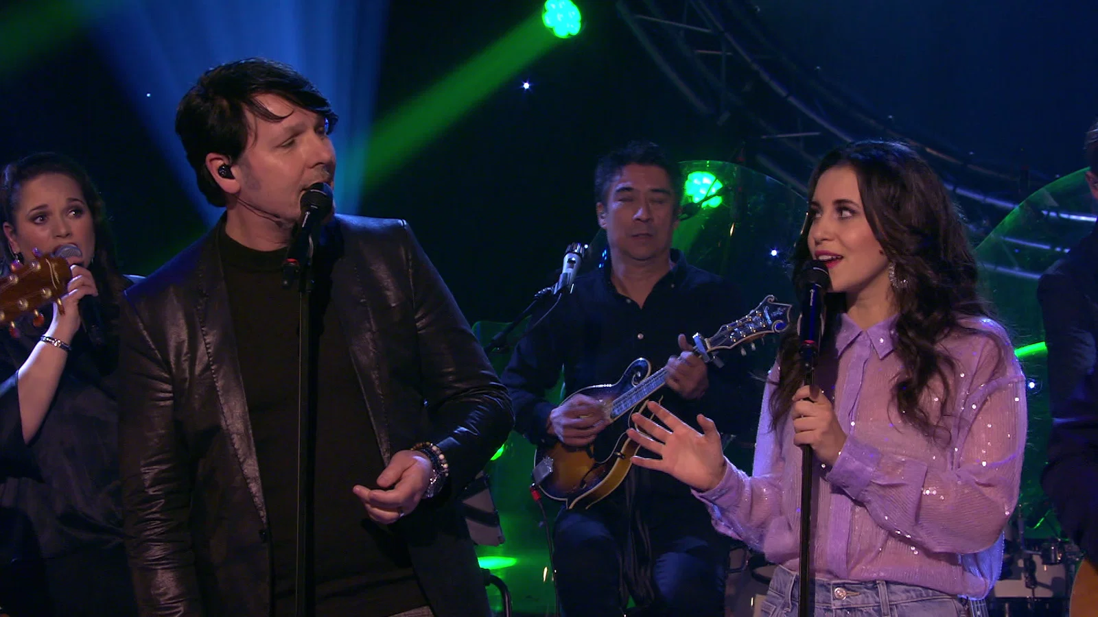 Auld Lang Syne - Hazes Is De Basis background