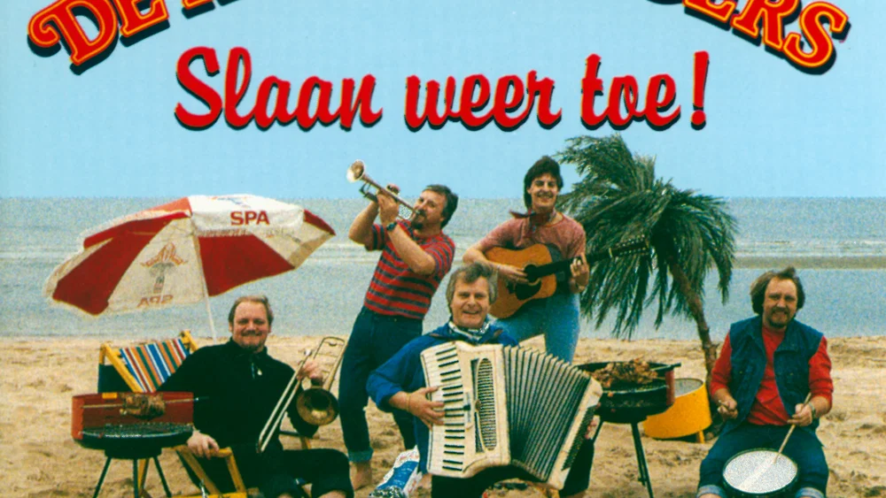 Slaan Weer Toe! background