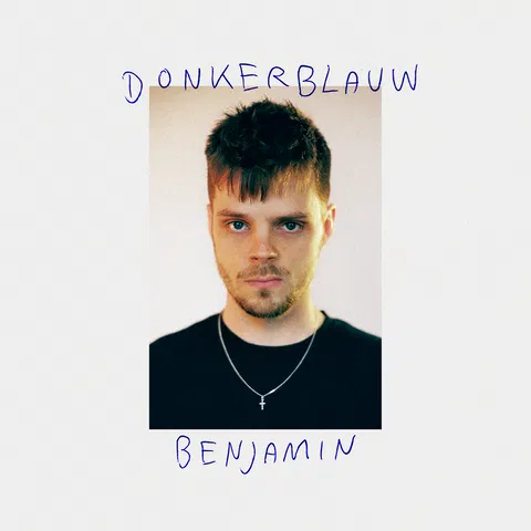 Donkerblauw