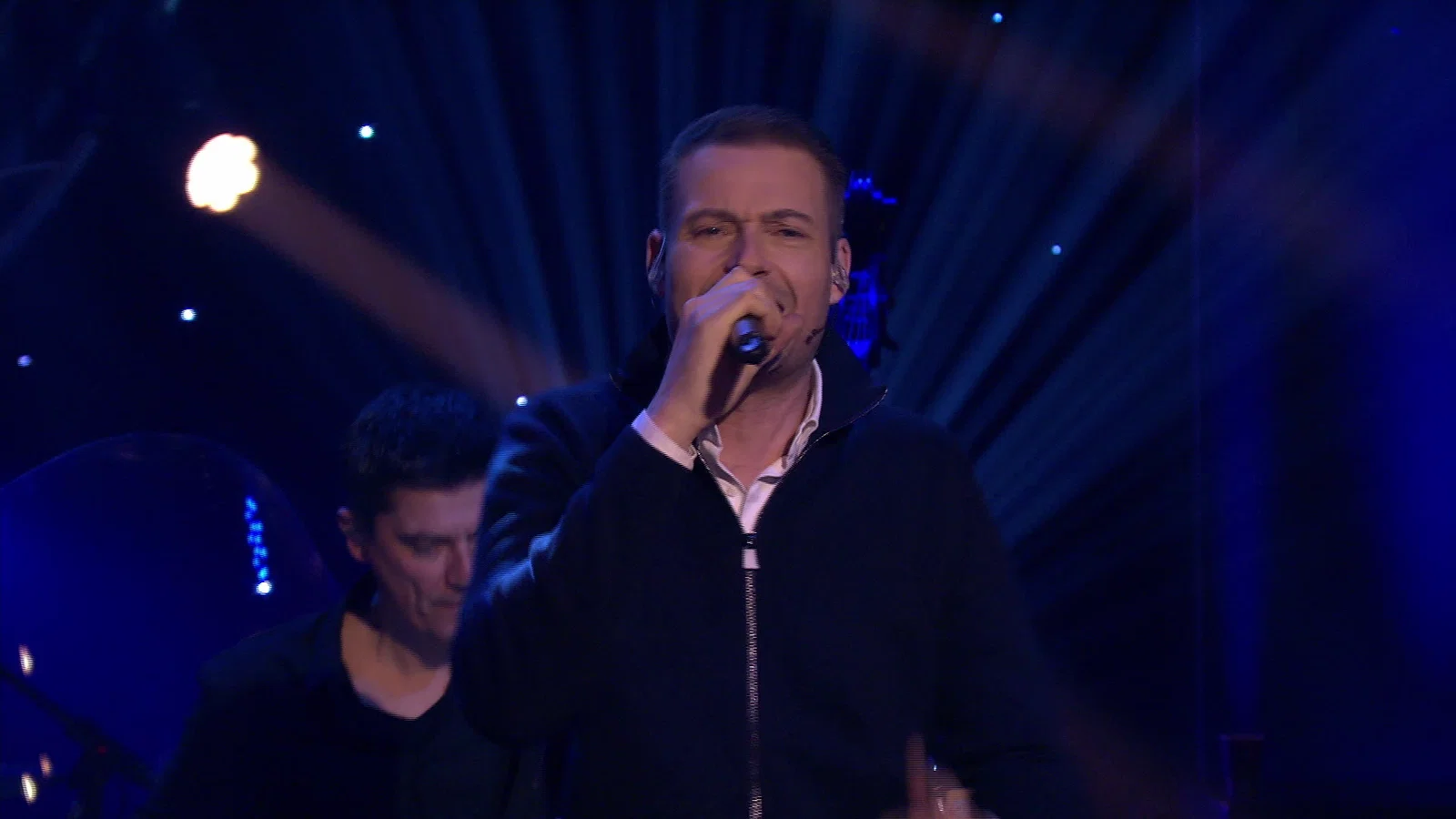 De Vlieger - Hazes Is De Basis background