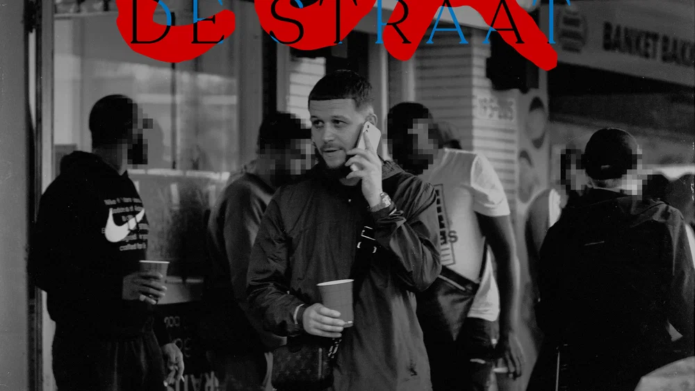 Jongen Van De Straat background