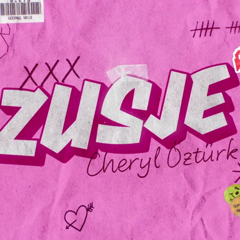 Zusje - Lyric Video