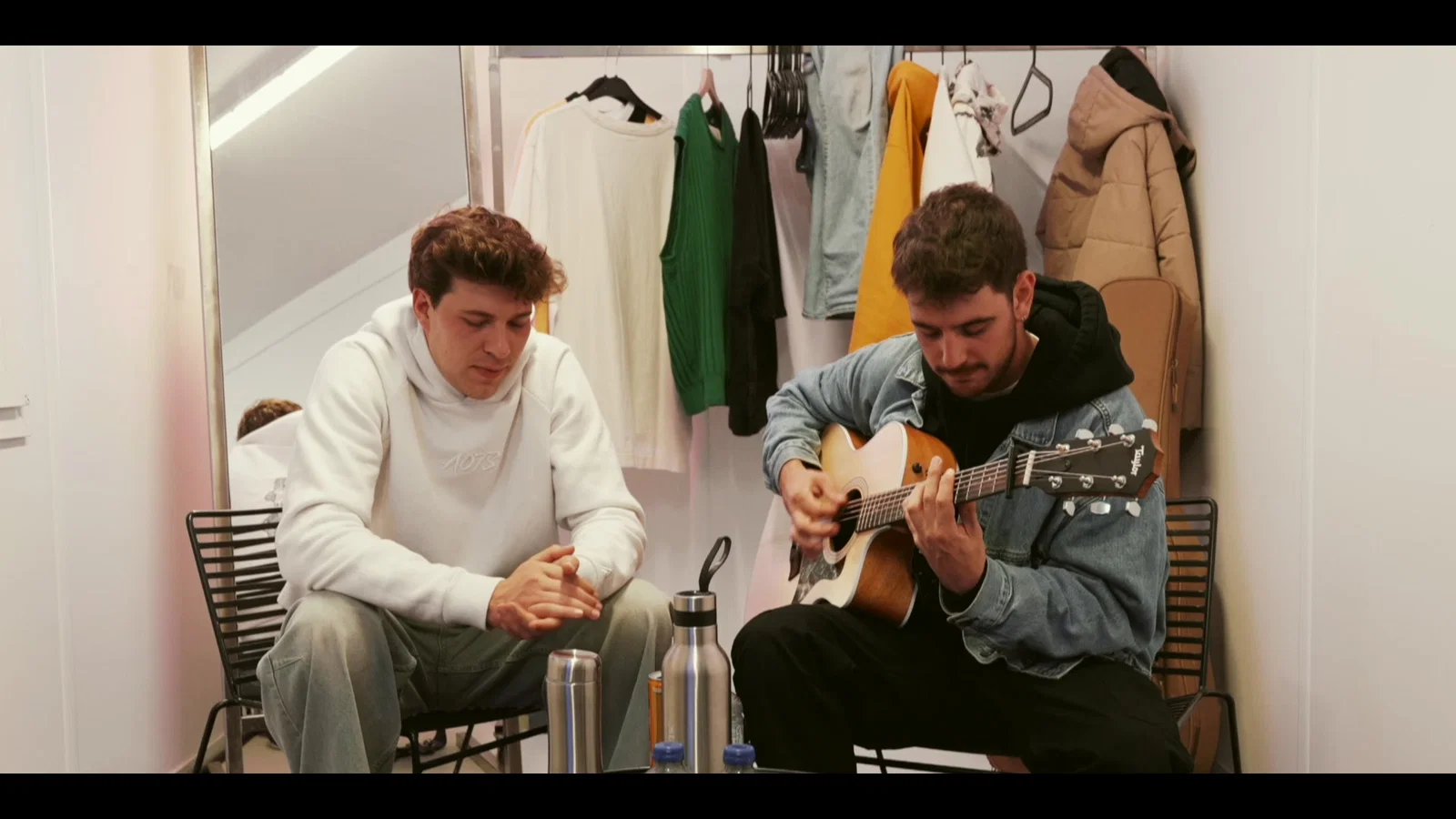 Kissing Strangers - Acoustic Backstage Version background