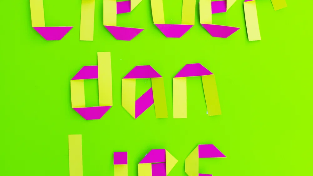 Liever Dan Lief background