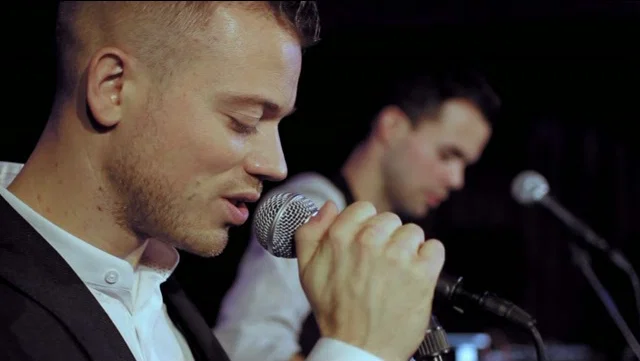 We Missen Je (Performance @ Top Notch Loge X Hennessy Artistry) background