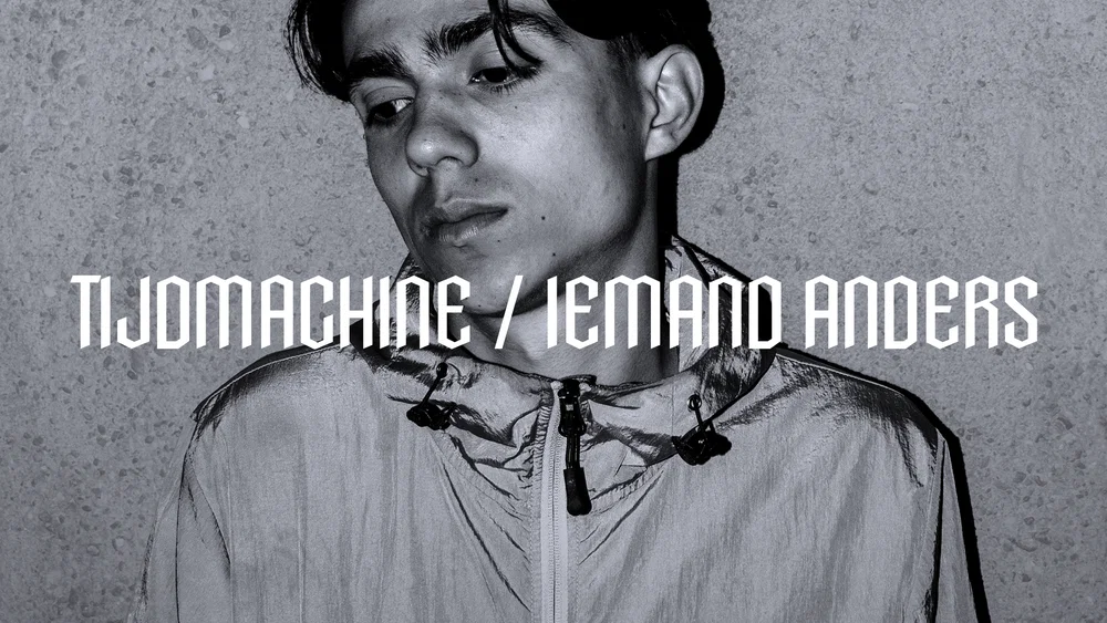 Tijdmachine + Iemand Anders background