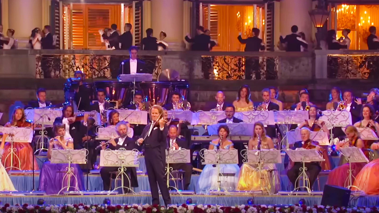 The Beautiful Blue Danube - Live at Schönbrunn, Vienna 2006 background