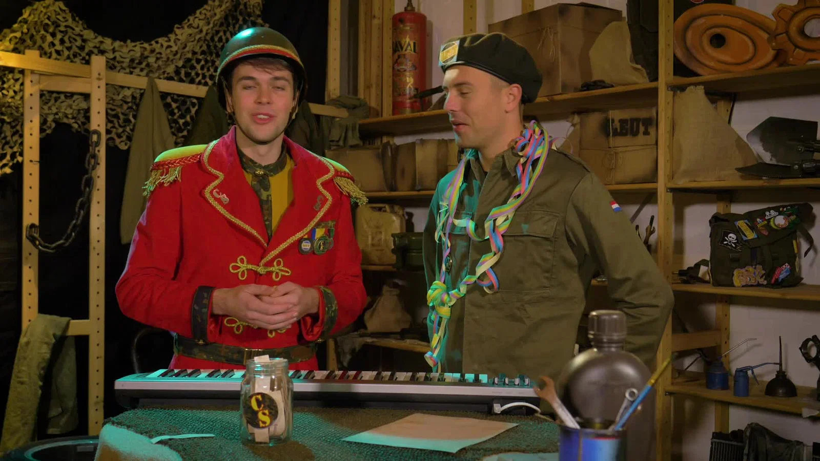 Kraker In 5 Minuten?! Met Mosterd Na De Maaltijd | Chef Daagt Uit! #4 (Carnaval 2020) background