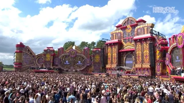 Live Mainstage at Harmony of Hardcore 2019 background