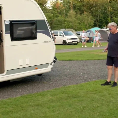 De Frogers: Happy Campers