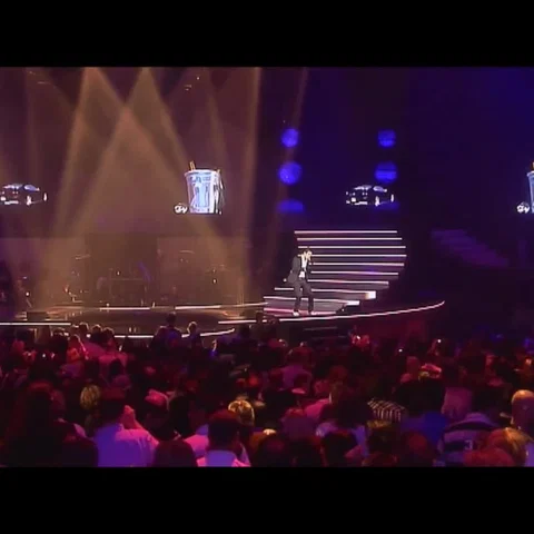 It's a Man's World (Live) feat. Waylon