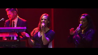 Intro & Geloof Me (Live In AFAS Circustheater)