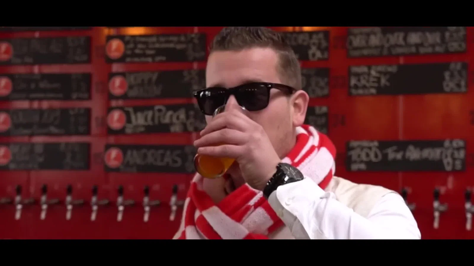 Druk Van De Ketel background