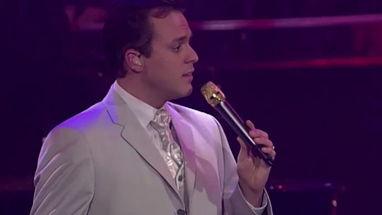 De Show Is Nu Ten Einde (Gala Of The Year 2000) background