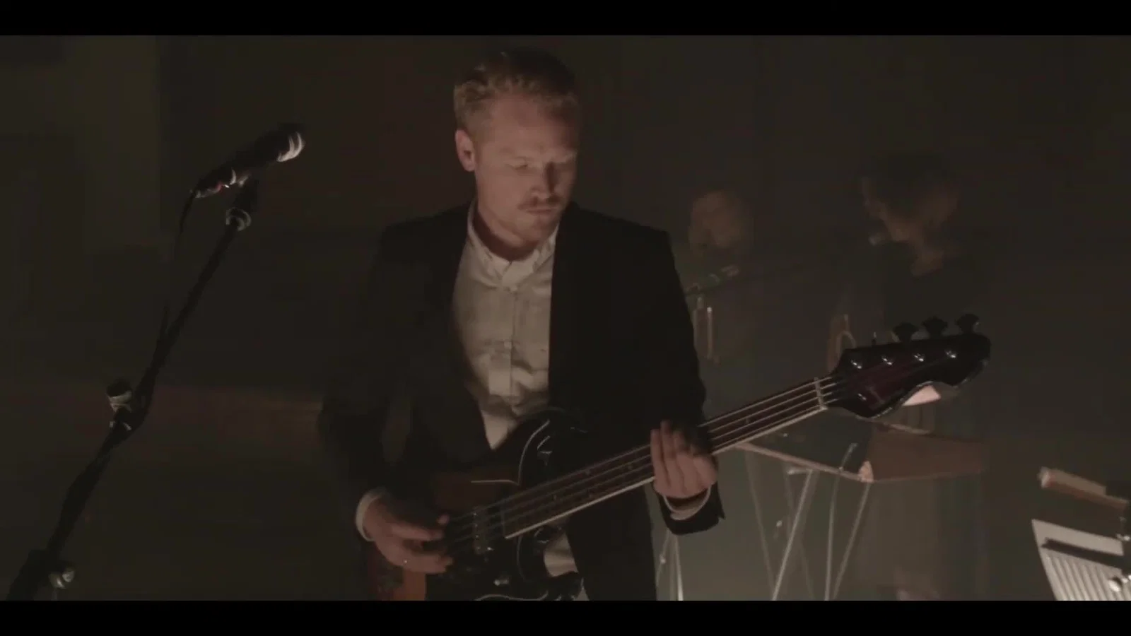 ACTOR  (Live at TivoliVredenburg) background