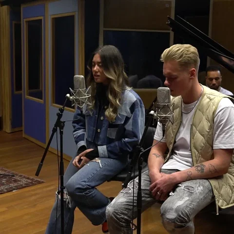 LAAT MIJ NIET LOS (ACOUSTIC) feat. Sams